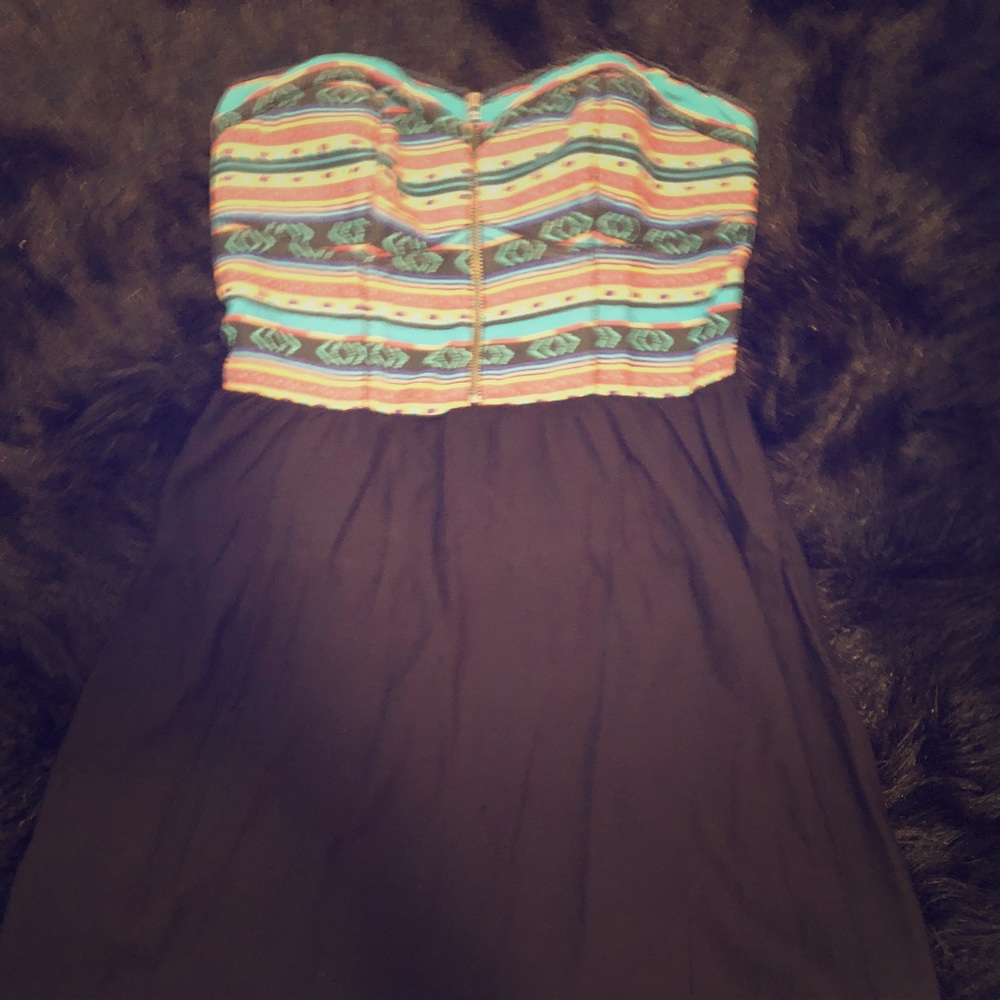 Very cute strapless dress